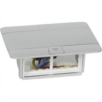 Выдвижной розеточный блок LEGRAND неукомплектованный IP 40 4 модуля алюминий