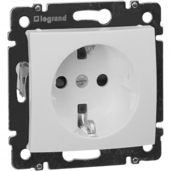 Силовая розетка LEGRAND Valena 2К+3 с защитными шторками на винтах 10/16 А 230/250 В белый
