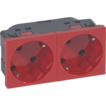 Розетка LEGRAND Mosaic 2х2К+З немецкий стандарт, с отверстиями под 45°, красная